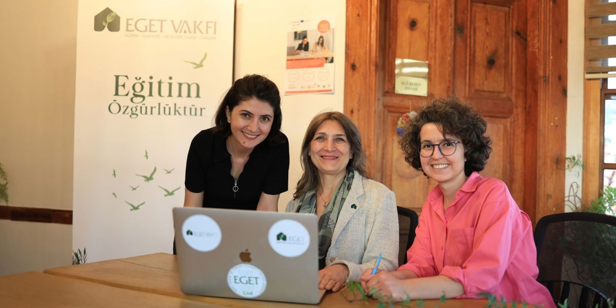 EGET VAKFI, HEEFTA EKİBİNİN BİR PARÇASI