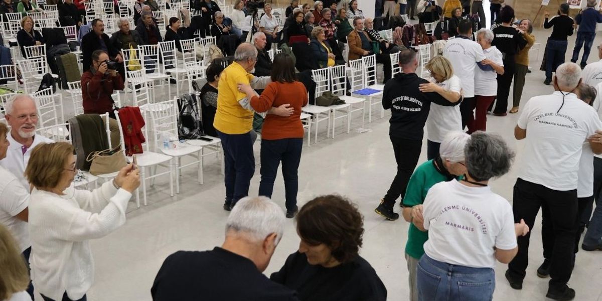 YAŞLI DOSTU KENT HEDEFİYLE MENTEŞE'DE EKOLOJİK GERONTOLOJİ ETKİNLİĞİ